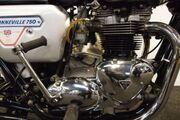 Picture 6 - Triumph Motorbike Bonneville T140 Silver Jubilee Limited Edition motorbike