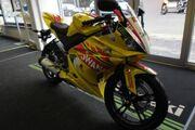 Picture 4 - Brand New Yamaha YZF R125 Swan BSB Team Replica in stock motorbike