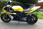 Picture 2 - 2009 Yamaha R1 Yellow Limited Edition motorbike