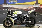 Picture 2 - 2009 Honda CBR 600 RR Hannspree motorbike