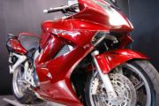 Picture 8 - Honda VFR 800 ABS A-6 Sports Touring Candy Apple 7500 miles motorbike