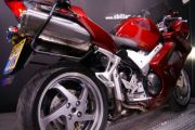 Picture 10 - Honda VFR 800 ABS A-6 Sports Touring Candy Apple 7500 miles motorbike