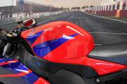 Picture 4 - 2005 Honda CBR 1000 RR-5 Fireblade Low Mileage One Owner CBR1000RR motorbike
