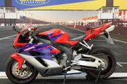 Picture 7 - 2005 Honda CBR 1000 RR-5 Fireblade Low Mileage One Owner CBR1000RR motorbike