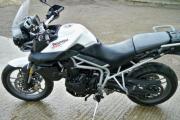 Picture 3 - Triumph Tiger 800 White 2011 damage repairable cat c. motorbike