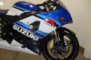 Picture 6 - Suzuki GSXR 750 XK5 motorbike