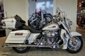 Harley-Davidson FLHTCUSE 3 SCREAMIN EAGLE ELECTRA GLIDE ULTRA Classic CVO. for sale