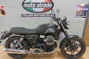Picture 7 - Moto Guzzi V7 Stone in Matt Black motorbike