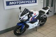 Picture 3 - 2011 Honda CBR 600 RR-B White/Blue damaged repairable motorbike