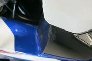 Picture 7 - 2011 Honda CBR 600 RR-B White/Blue damaged repairable motorbike