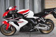 Picture 6 - 2008 Honda CBR 1000 RR-7 motorbike