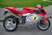 Picture 9 - MV Agusta F4 1000, 700 miles, expensive extras fitted 