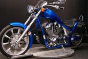 Picture 3 - Honda VT 1300 CX-A Fury Cruiser Chopper, Extras, 2000 Miles motorbike