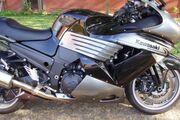 Picture 2 - 2011 Kawasaki ZZR1400 1400cc Supersport Black motorbike