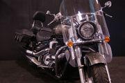 Picture 4 - 11/11 Suzuki VLR 1800 TL0 Intruder Classic Cruiser SADDLE BAGS SCREEN motorbike