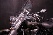 Picture 6 - 11/11 Suzuki VLR 1800 TL0 Intruder Classic Cruiser SADDLE BAGS SCREEN motorbike