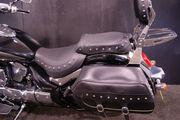 Picture 8 - 11/11 Suzuki VLR 1800 TL0 Intruder Classic Cruiser SADDLE BAGS SCREEN motorbike