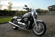 Picture 4 - 2010 Triumph Thunderbird ABS 1600 in Silver & Black motorbike