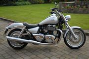 Picture 9 - 2010 Triumph Thunderbird ABS 1600 in Silver & Black motorbike