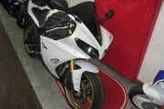 Picture 2 - 2013 Yamaha YZF R1 White motorbike