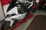 Picture 4 - 2013 Yamaha YZF R1 White motorbike