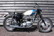 Picture 10 - 1966 Triumph TR6 Custom motorbike