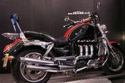 Picture 5 - Triumph Rocket III Classic Luggage, 11000 Miles motorbike