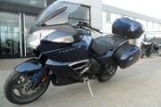 Picture 7 - Triumph Trophy SE Launch spec - Powered top box, Heated seats, Heated grips motorbike