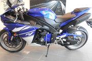 Picture 3 - Yamaha YZF R1 09 2010 motorbike