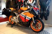 Picture 3 - 2009 Honda CBR 1000 RR-9 Repsol Fireblade, 1205 Miles, Akrapovic Exhaust motorbike
