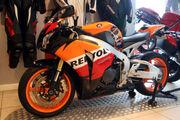 Picture 5 - 2009 Honda CBR 1000 RR-9 Repsol Fireblade, 1205 Miles, Akrapovic Exhaust motorbike