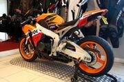 Picture 6 - 2009 Honda CBR 1000 RR-9 Repsol Fireblade, 1205 Miles, Akrapovic Exhaust motorbike