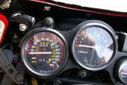 Picture 4 - Yamaha RD500 LC in Red & White 1985 motorbike