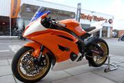 Picture 8 - 2011 Yamaha YZF R6 Fully track prepared (not used on track yet) + all standard bits motorbike