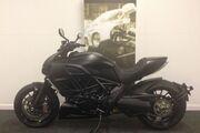 Picture 10 - Ducati Diavel 2013 Stunning Matte Black motorbike