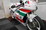 Picture 2 - Honda RC45 RVF750R motorbike