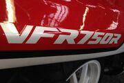 Picture 3 - Honda RC30 VFR750R – Stunning Modern Classic motorbike