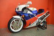 Picture 11 - Honda VFR 750 RC30 R-J 1989 motorbike