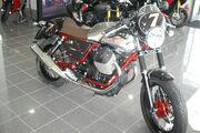 Picture 3 - Moto Guzzi V7 II ABS Racer motorbike