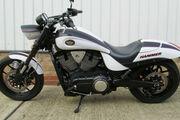 Picture 3 - 2010 Victory Hammer Sport 1731cc. 1 owner. low miles motorbike