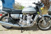 Picture 8 - Suzuki 750 GT motorbike
