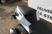 Picture 6 - Suzuki GSX-R750 L4 motorbike