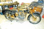 Picture 8 - Unique 1949 Gold Plated Triumph Speed Twin motorbike