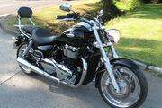 Picture 2 - Triumph Thunderbird 1600 black 2011 sissy bar loud pipes motorbike