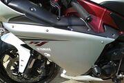 Picture 4 - 2009 Yamaha YZF R1 09 White motorbike
