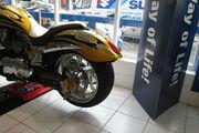 Picture 5 - Victory Jackpot 1731 Only 1025 Miles Tequila Black & Gold motorbike