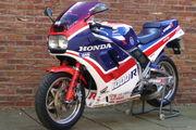 Picture 4 - 1985 Honda VF1000 R-F motorbike