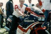 Picture 6 - 1985 Honda VF1000 R-F motorbike