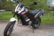 Picture 10 - Husqvarna TR650 Strada ABS - Black/White motorbike