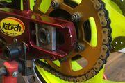 Picture 8 - Yamaha R1 cross plain crank Big Bang race track road bike motorbike